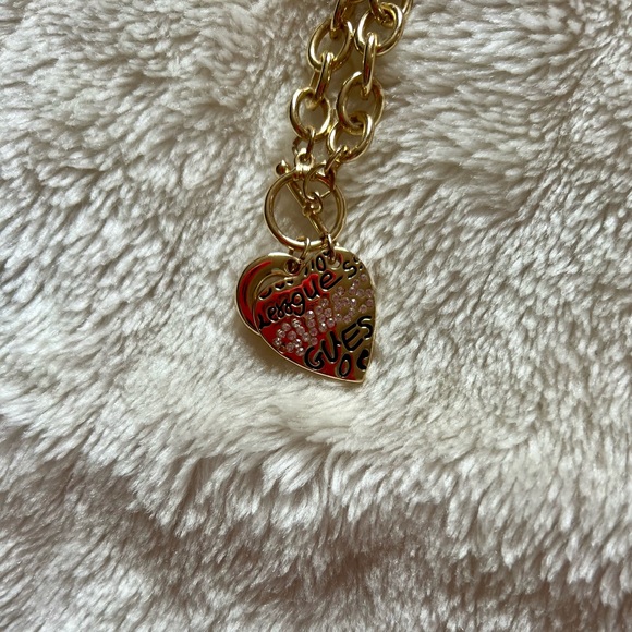 Ladies Guess Large Chain Short Necklace - Picture 6 of 6